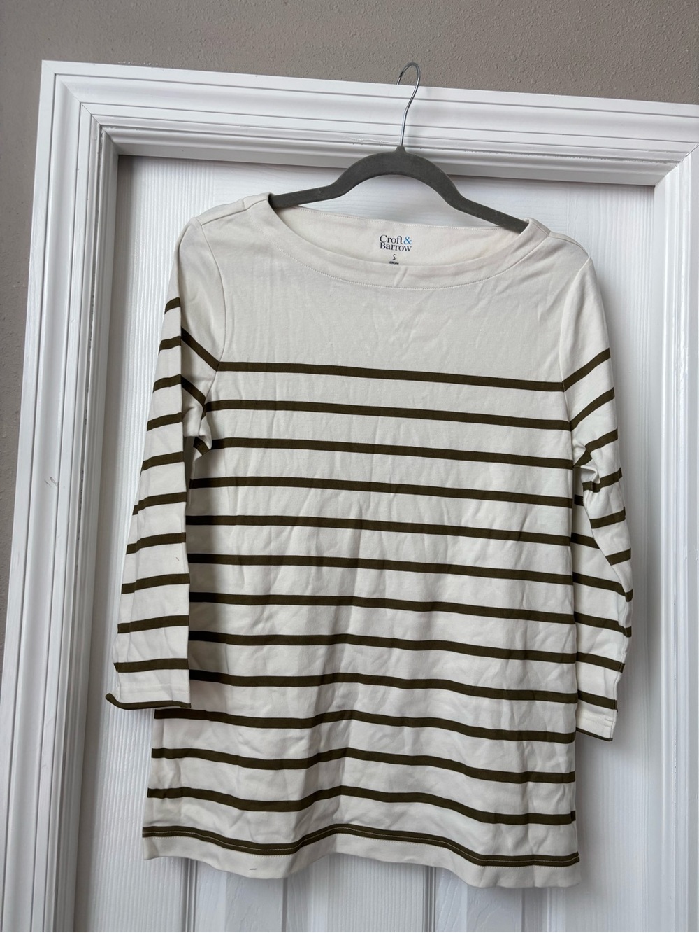 Croft & Barrow White Crewneck Cotton Top with Blue Logo